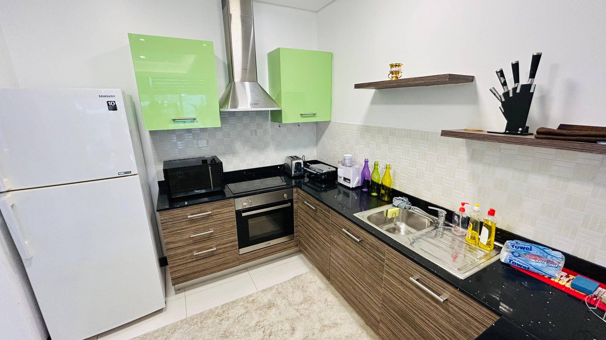 Two Bedroom Apartment with Pool and Gym