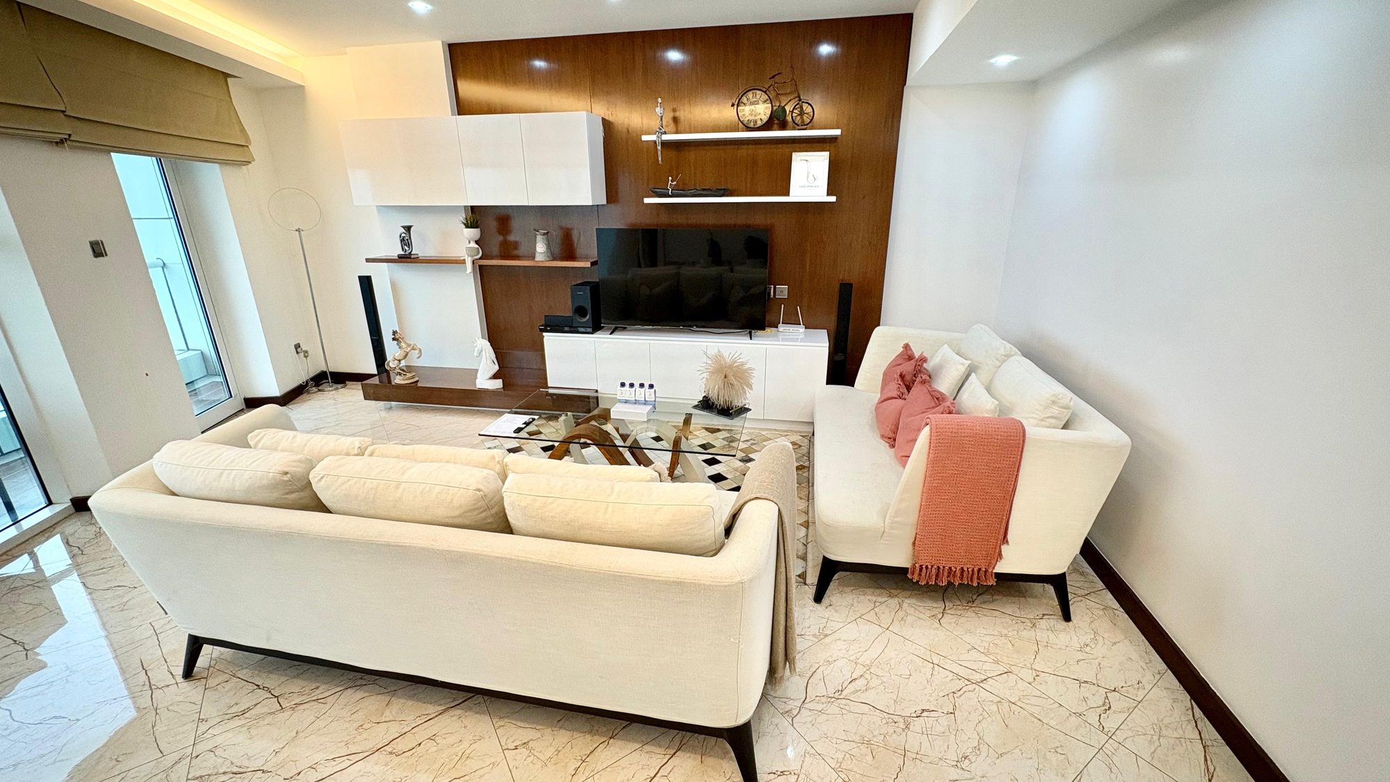 Two-Bedroom Apartment with Jacuzzi and Pool