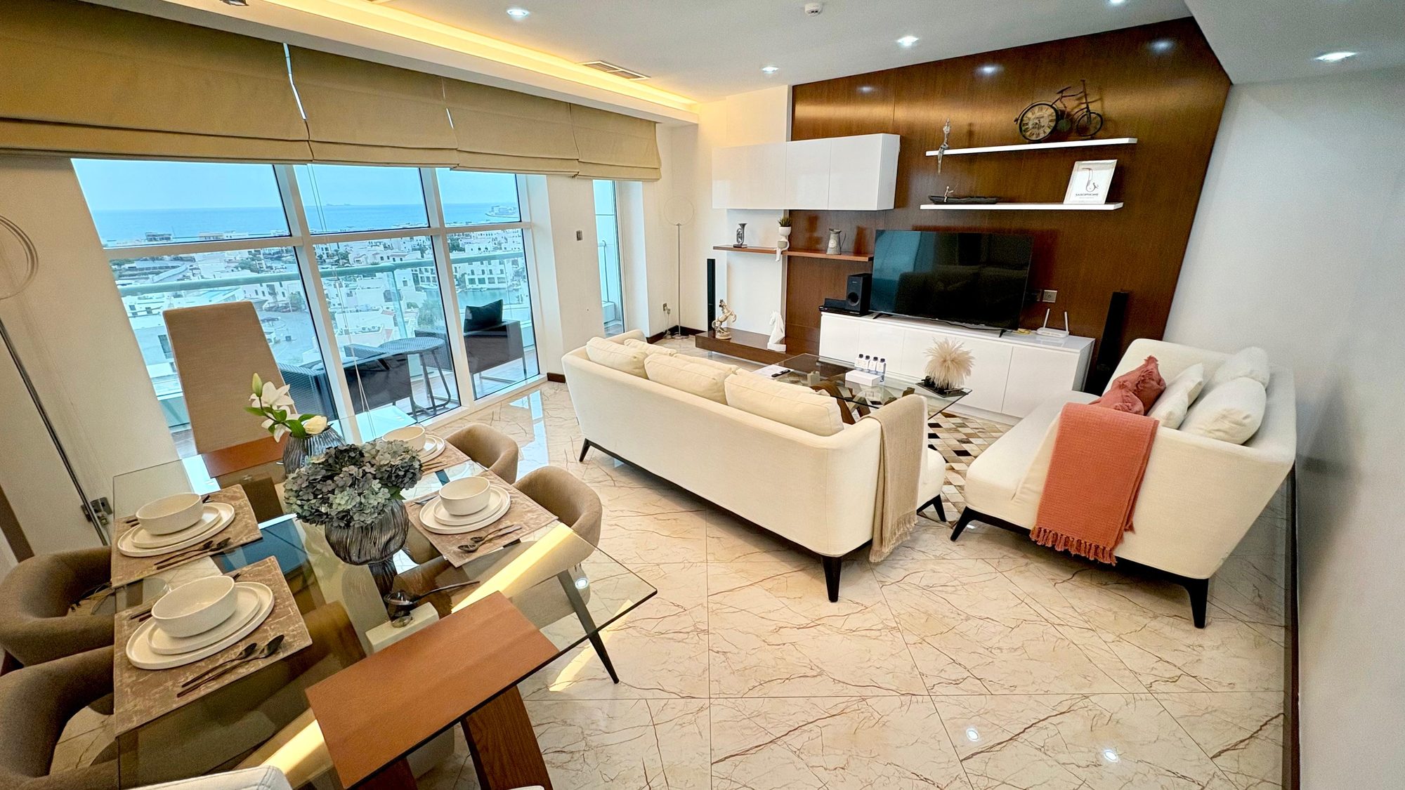 Two-Bedroom Apartment with Jacuzzi and Pool