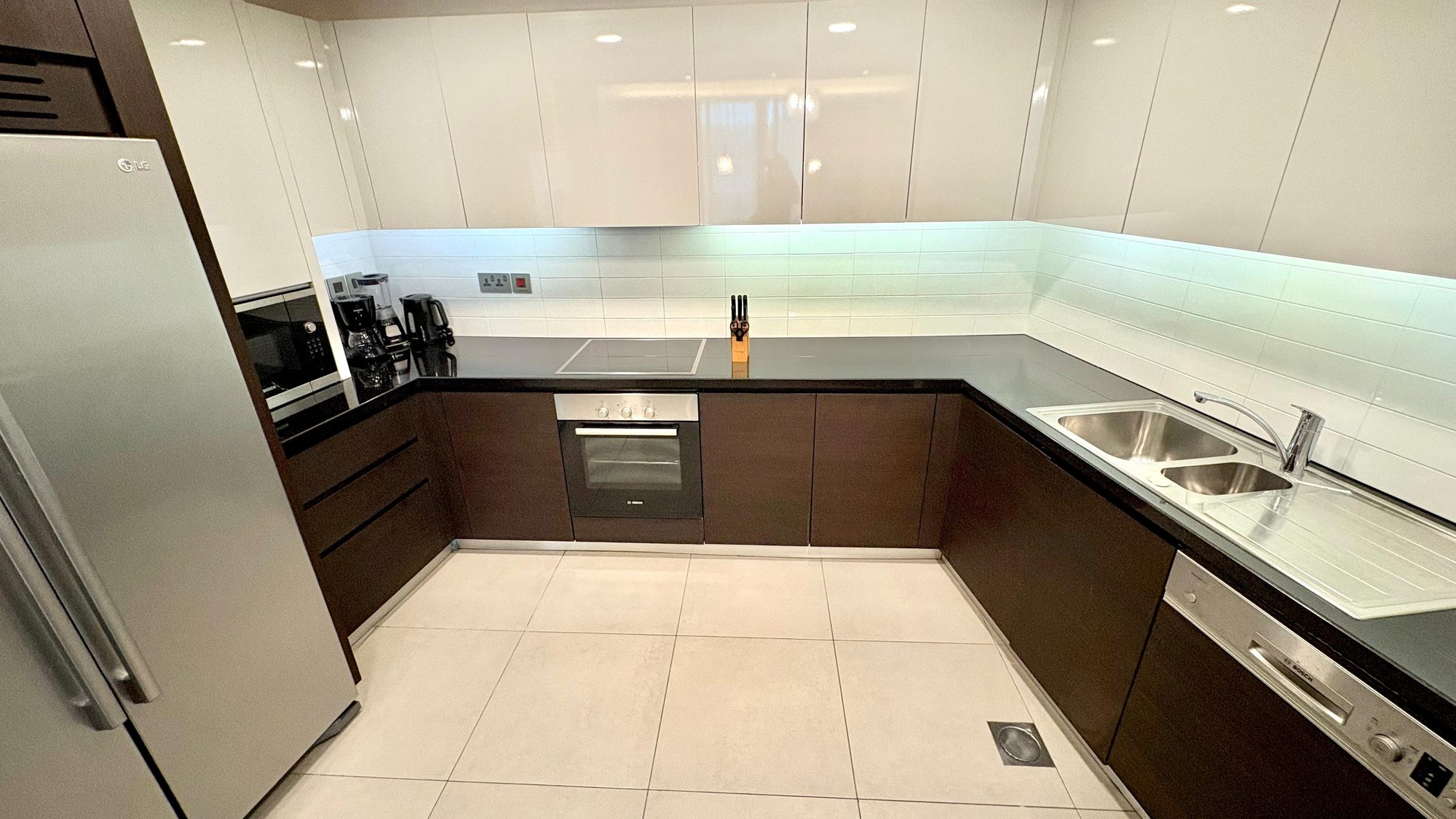 Two-Bedroom Apartment with Pool and Gym Access