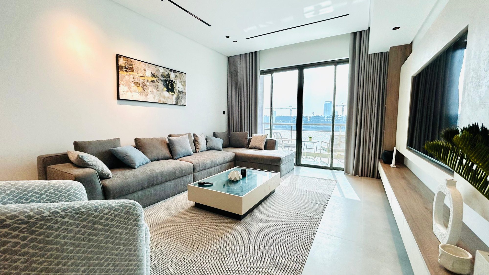 One Bedroom Apartment with Two Bathrooms