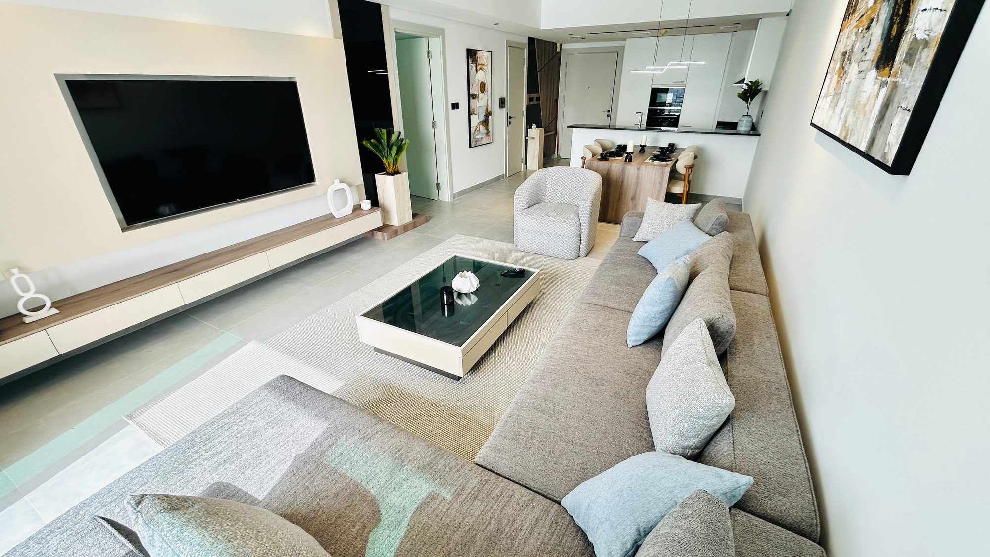One Bedroom Apartment with Two Bathrooms