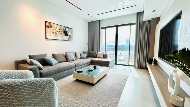 One Bedroom Apartment with Two Bathrooms