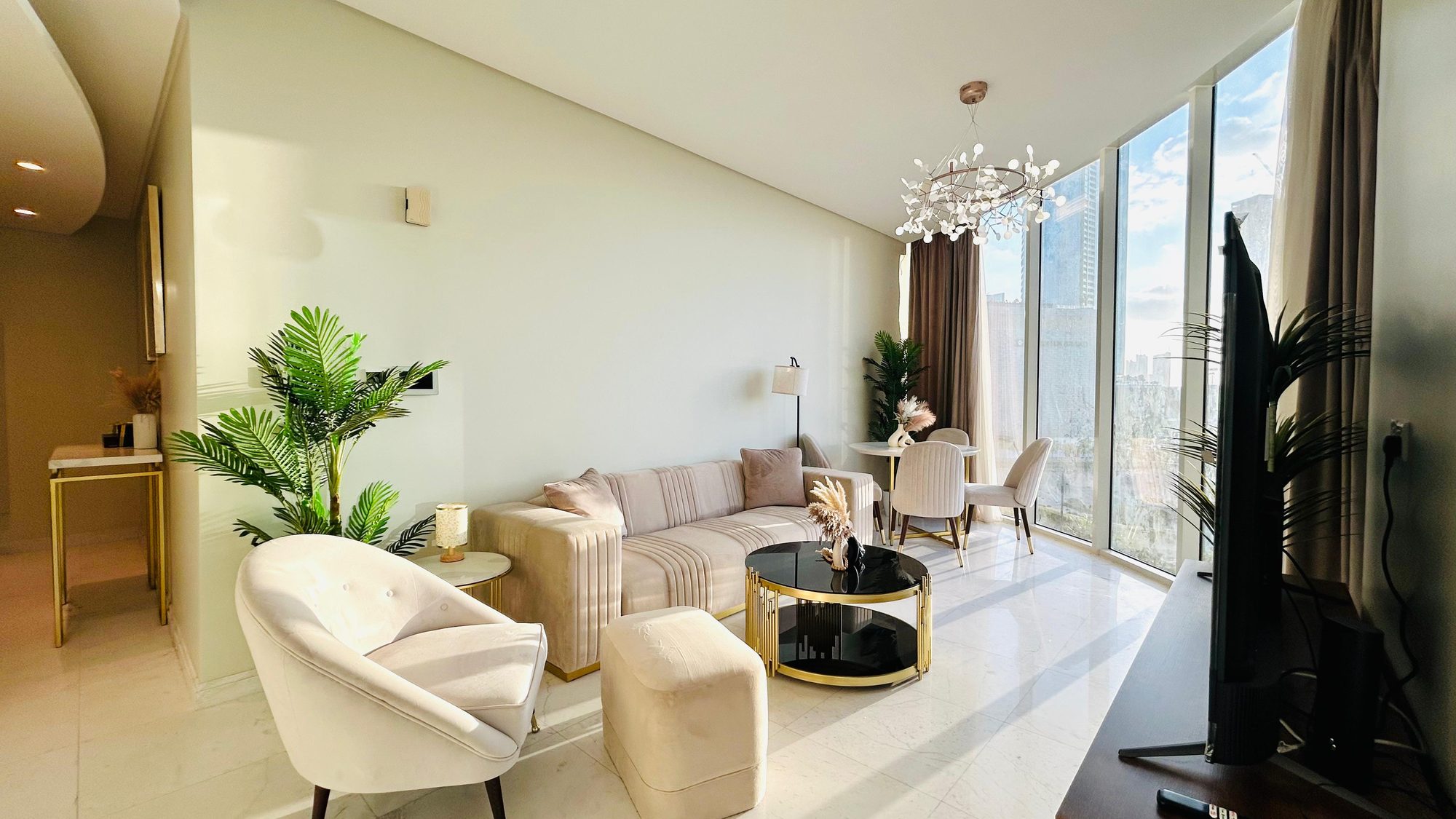 One Bedroom Apartment with Pool Access