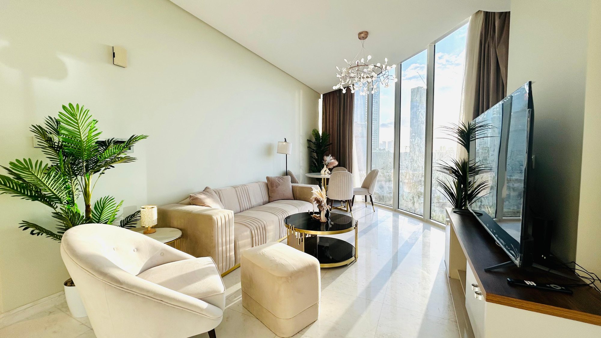 One Bedroom Apartment with Pool Access