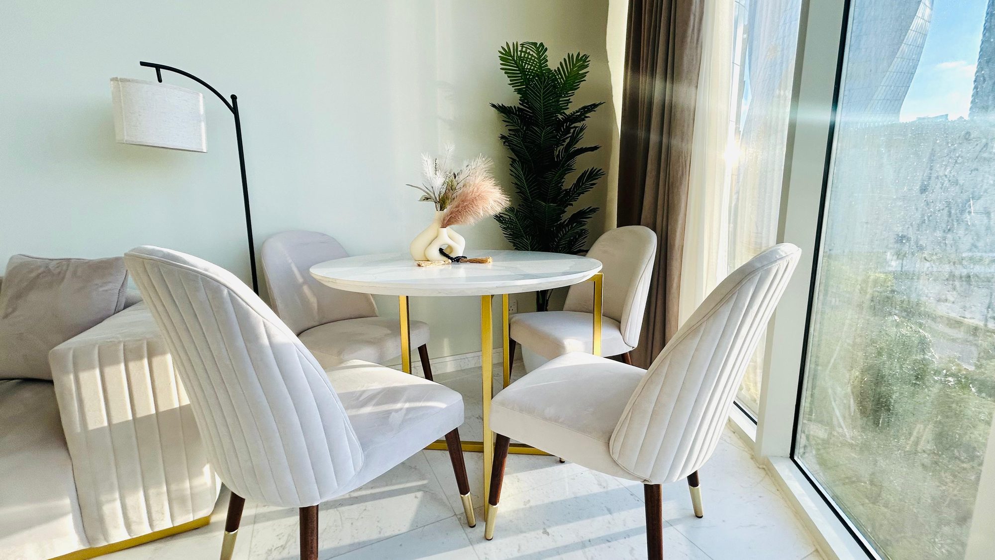 One Bedroom Apartment with Pool Access