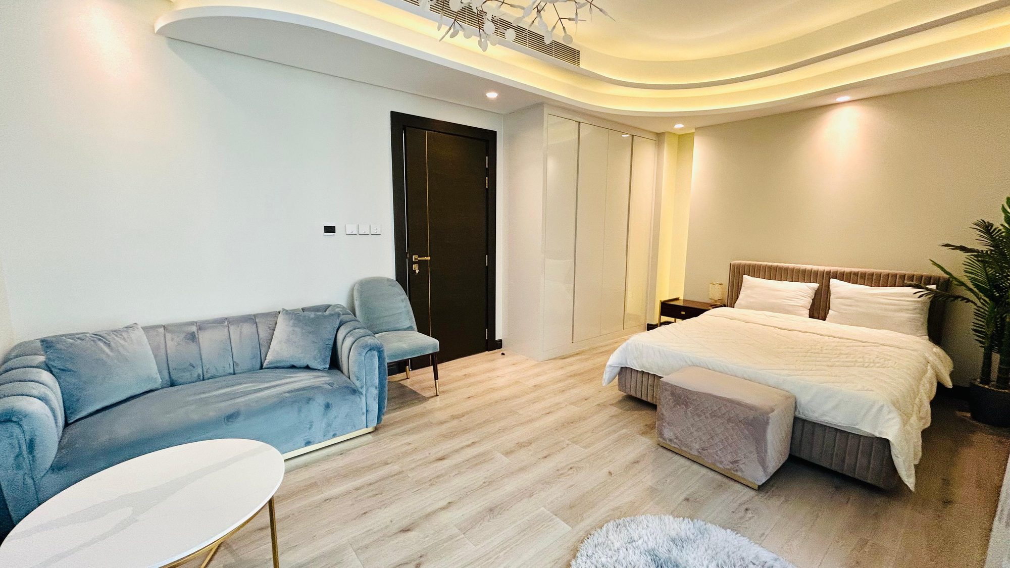 One Bedroom Apartment with Pool Access