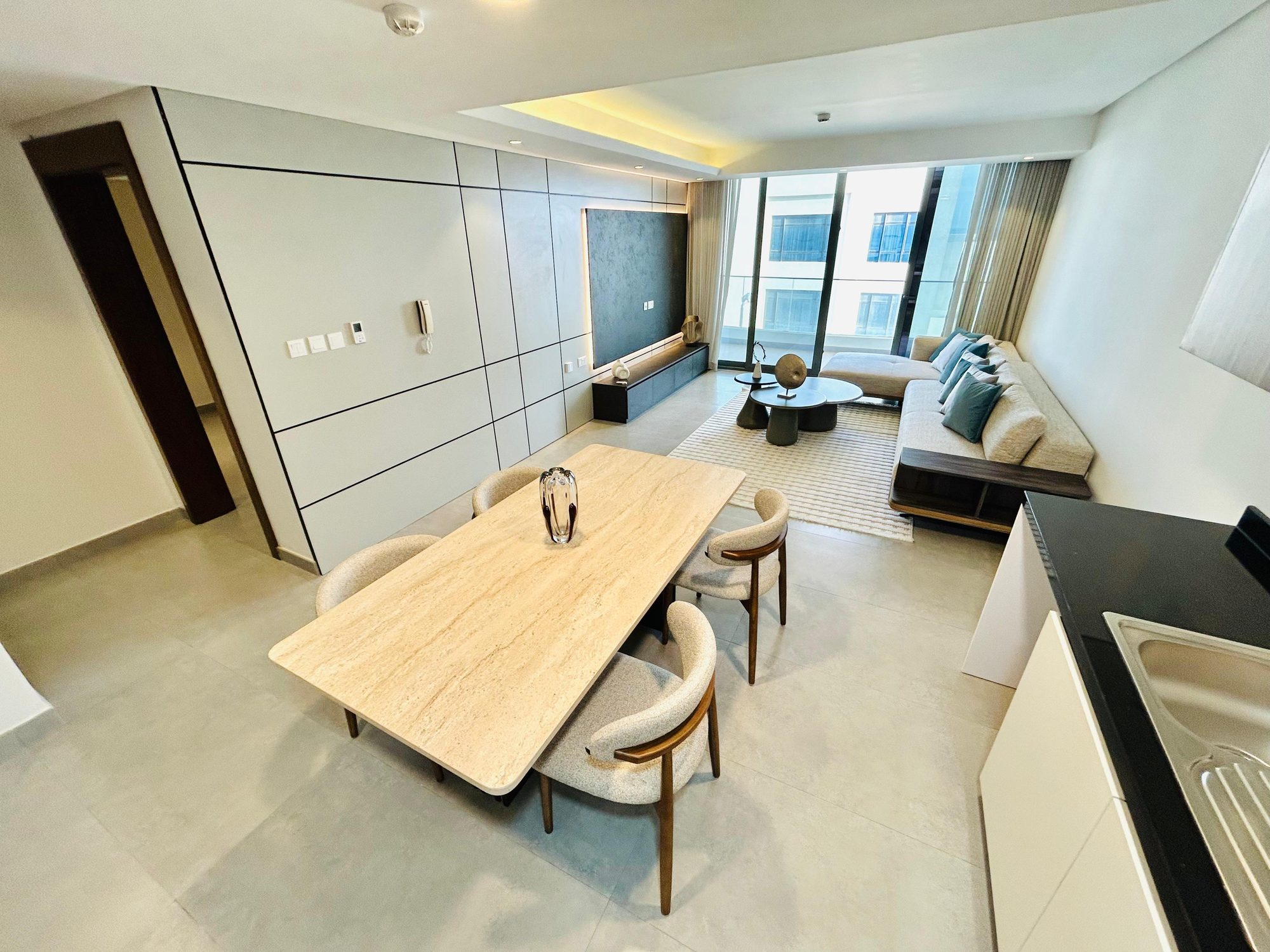 One-Bedroom Apartment, 90sqm, Two Bathrooms