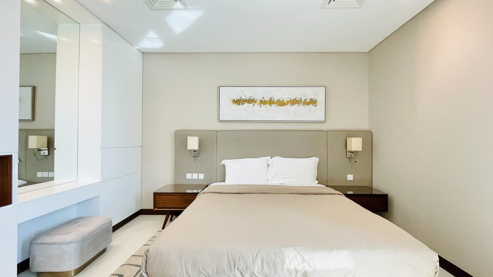Studio Apartment with Balcony and Pool Access