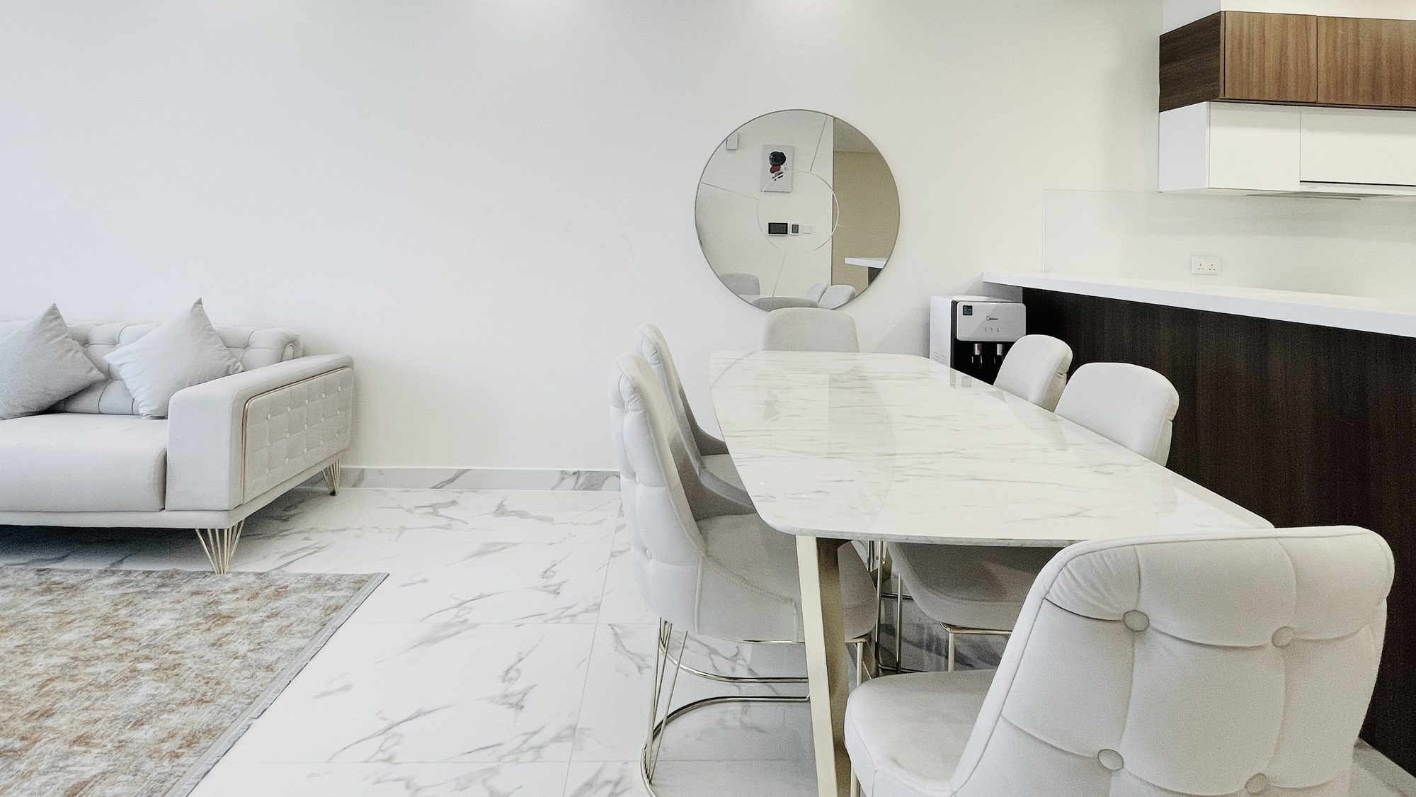 Three Bedroom Fully Furnished Apartment with Parking