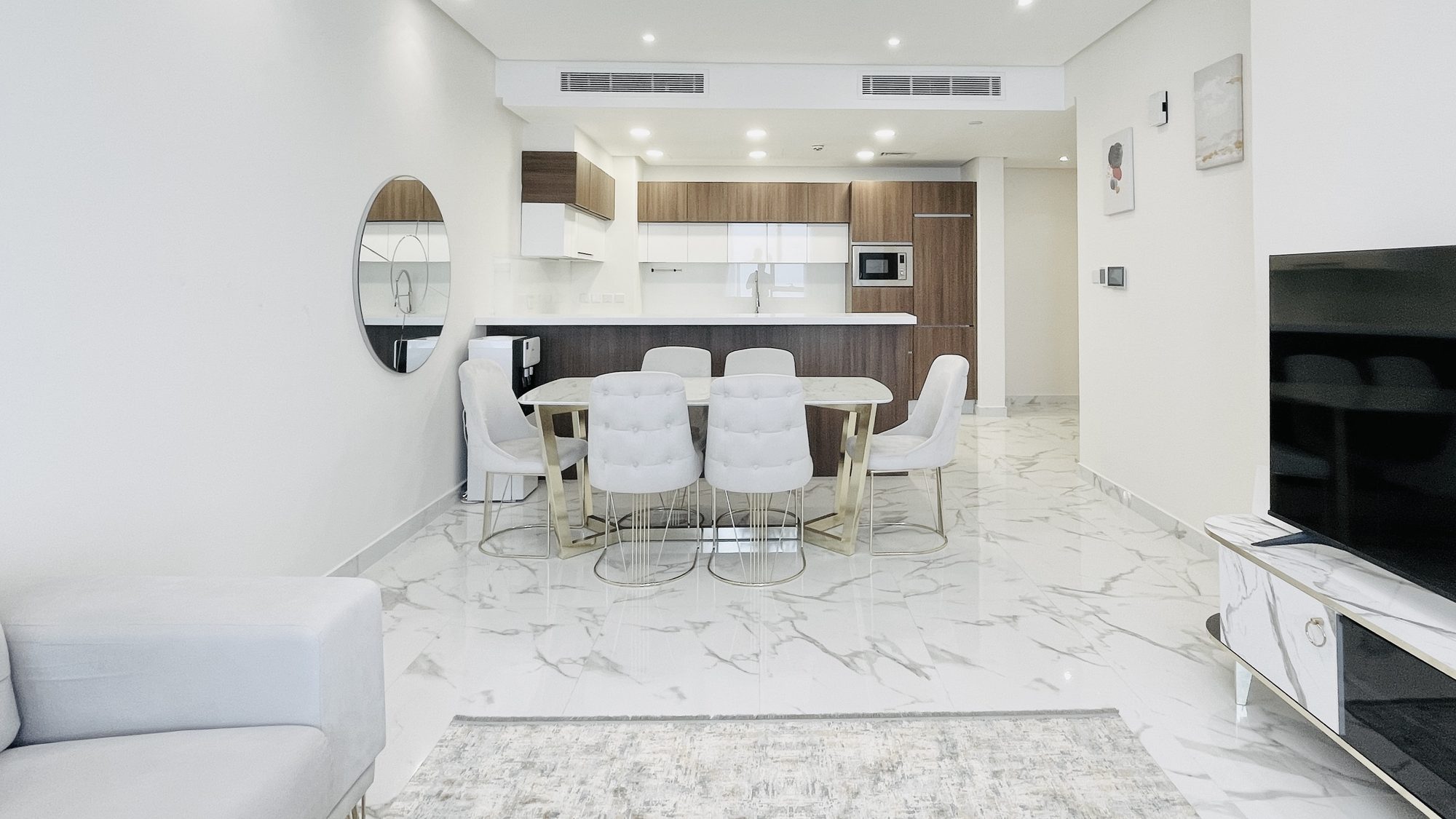 Three Bedroom Fully Furnished Apartment with Parking
