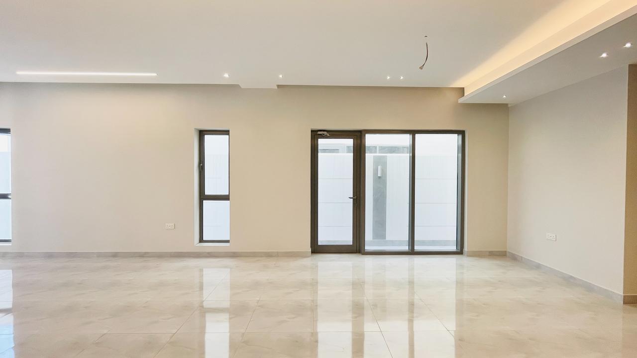 Four Bedroom Villa with Pool and Maid's Room