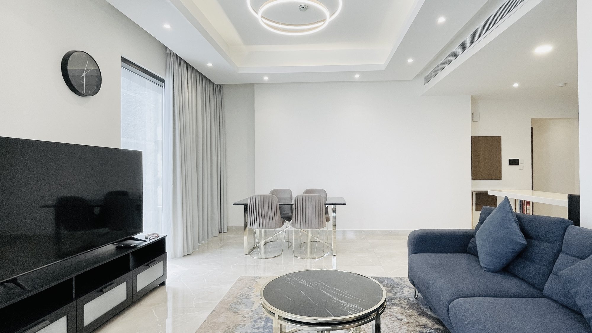 Two-Bedroom Apartment with Pool and Gym