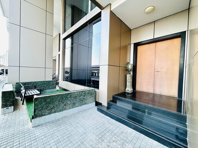 Three Bedroom Apartment with Maid's Room