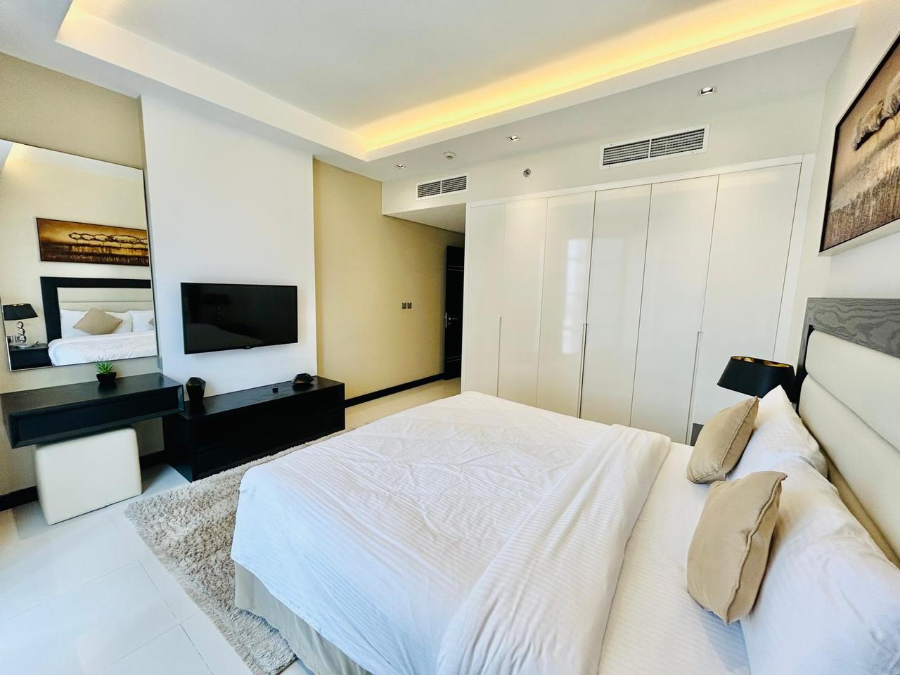 2 Bedroom Apartment with Pool Access