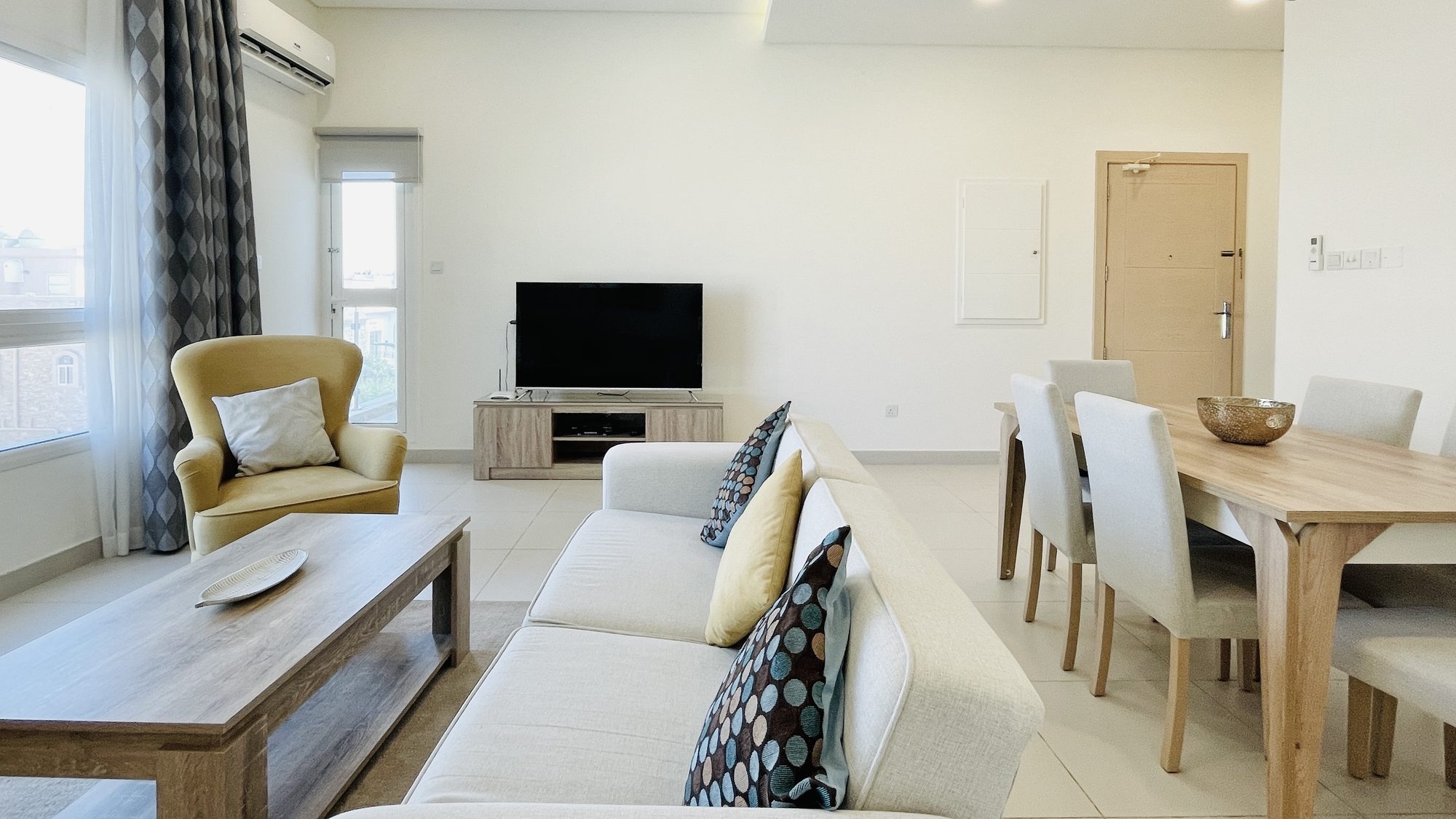 Three-Bedroom Apartment with Shared Pool and Gym
