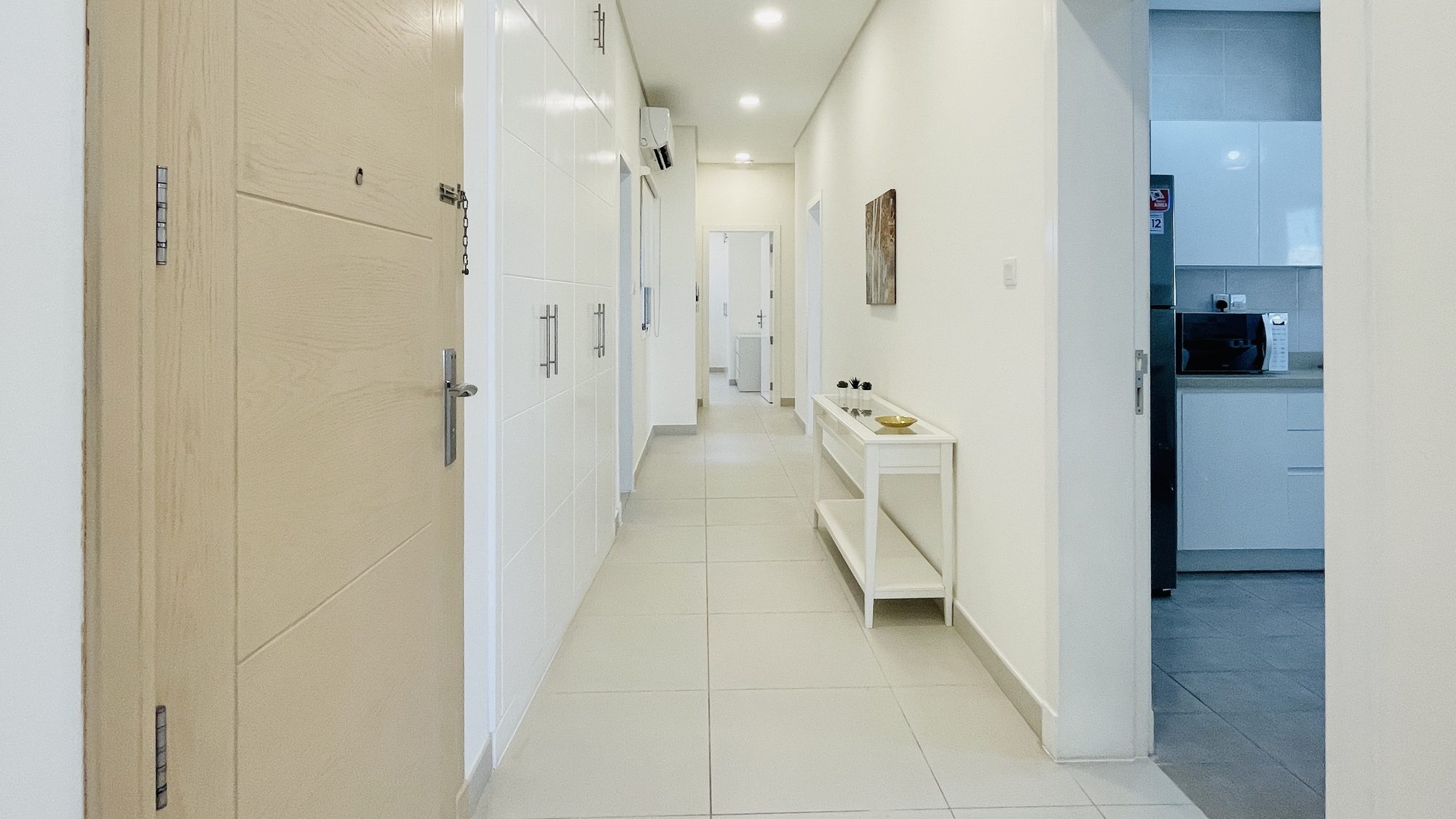Three-Bedroom Apartment with Shared Pool and Gym
