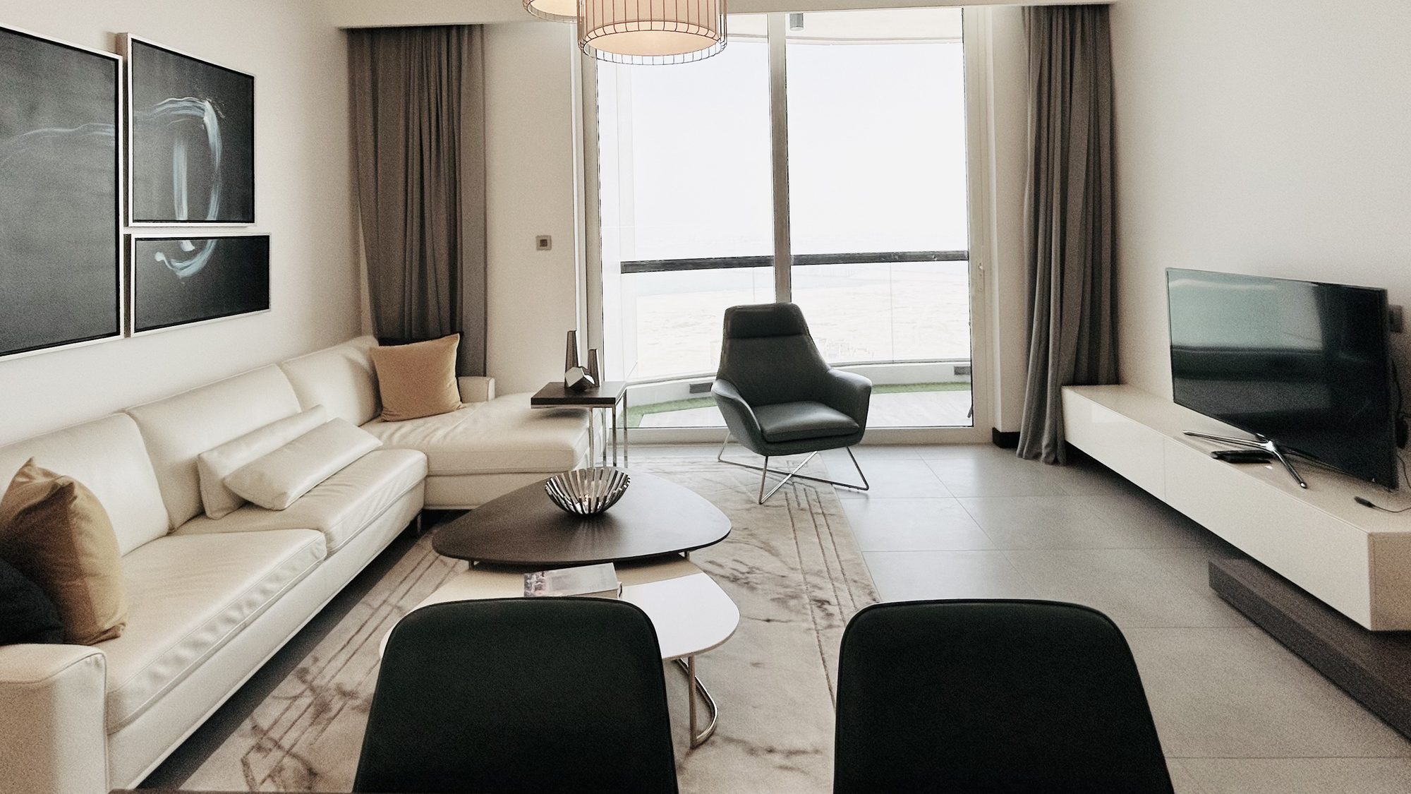 One-Bedroom Apartment with Two Bathrooms