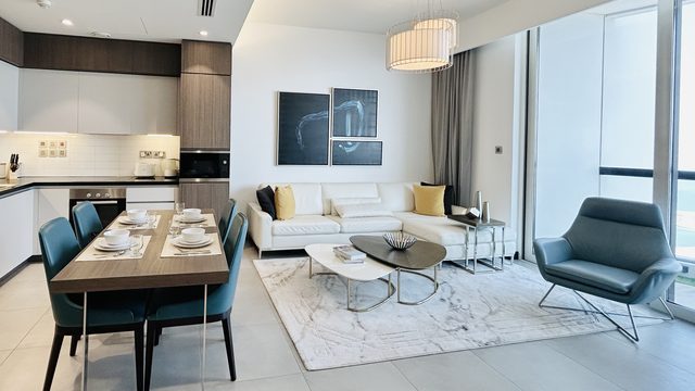 One-Bedroom Apartment with Two Bathrooms