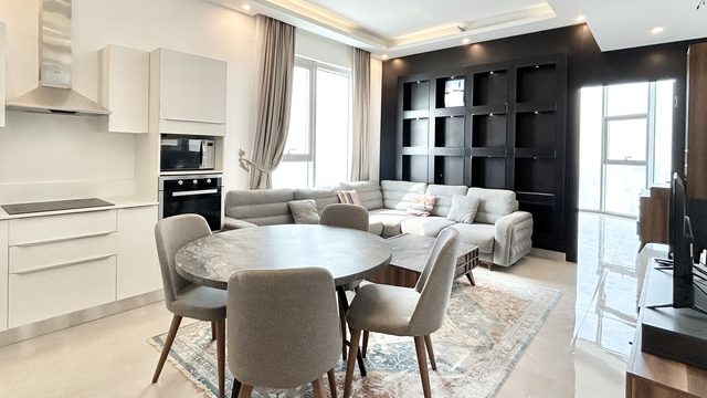One-Bedroom Apartment with Pool and Gym