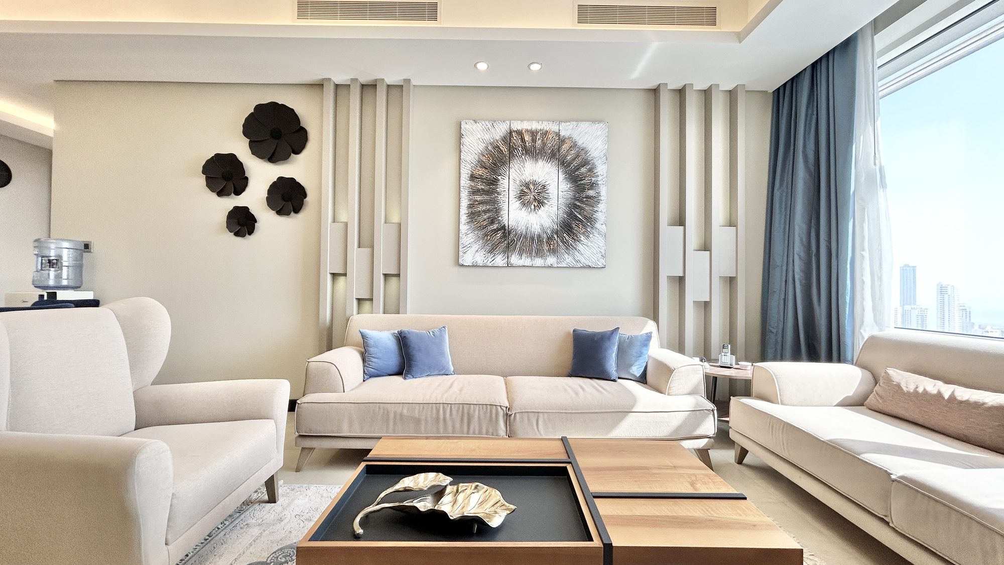 Two-Bedroom Fully-Furnished Apartment with Concierge