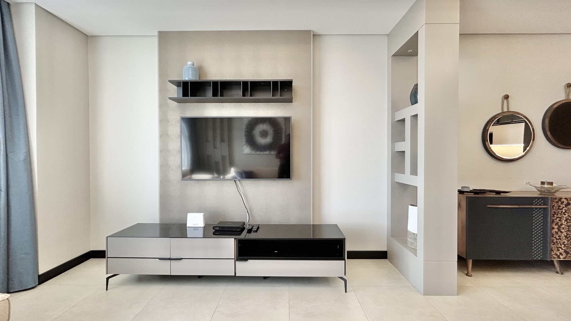 Two-Bedroom Fully-Furnished Apartment with Concierge