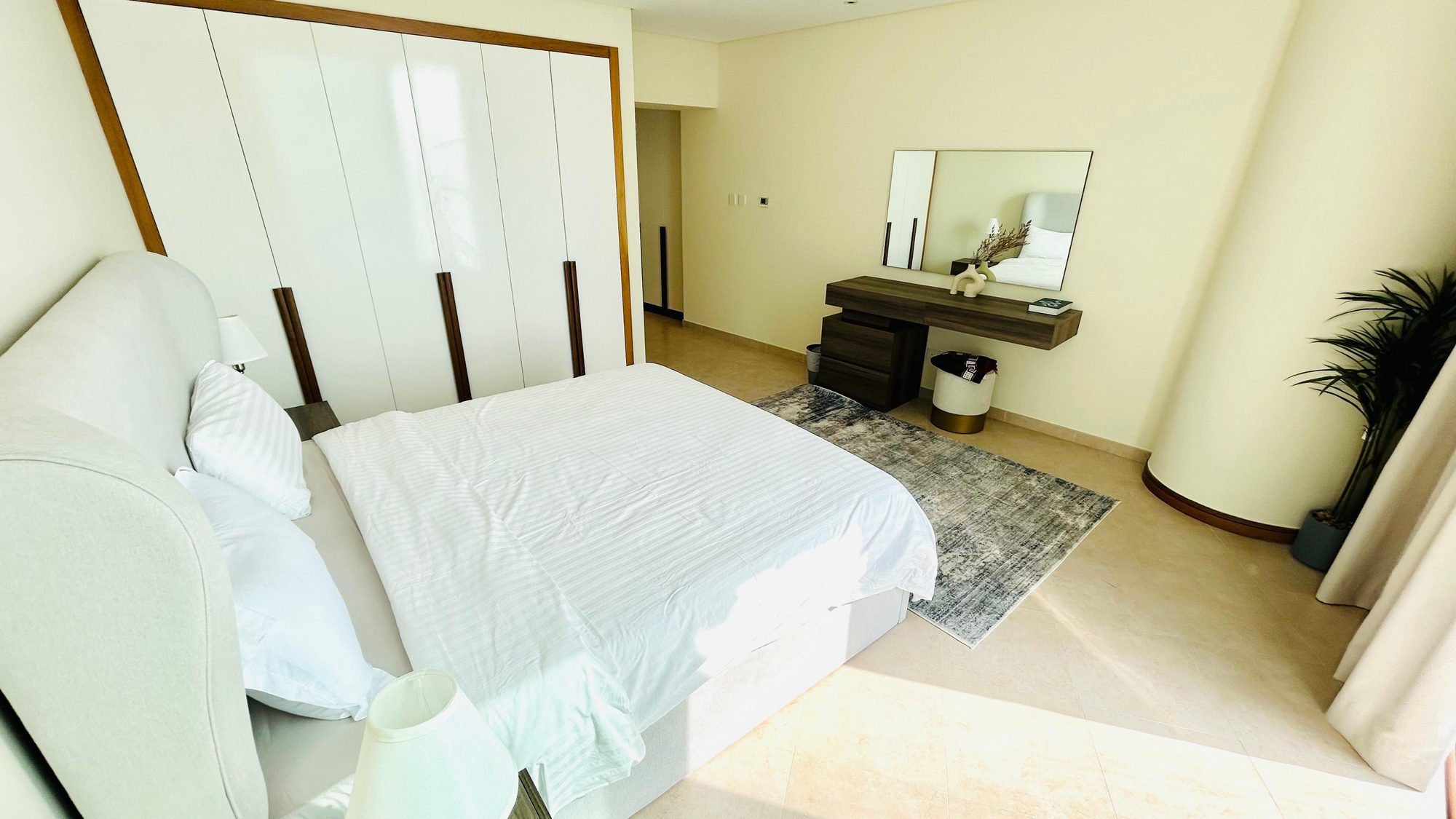 Two-Bedroom Apartment with Shared Pool and Gym