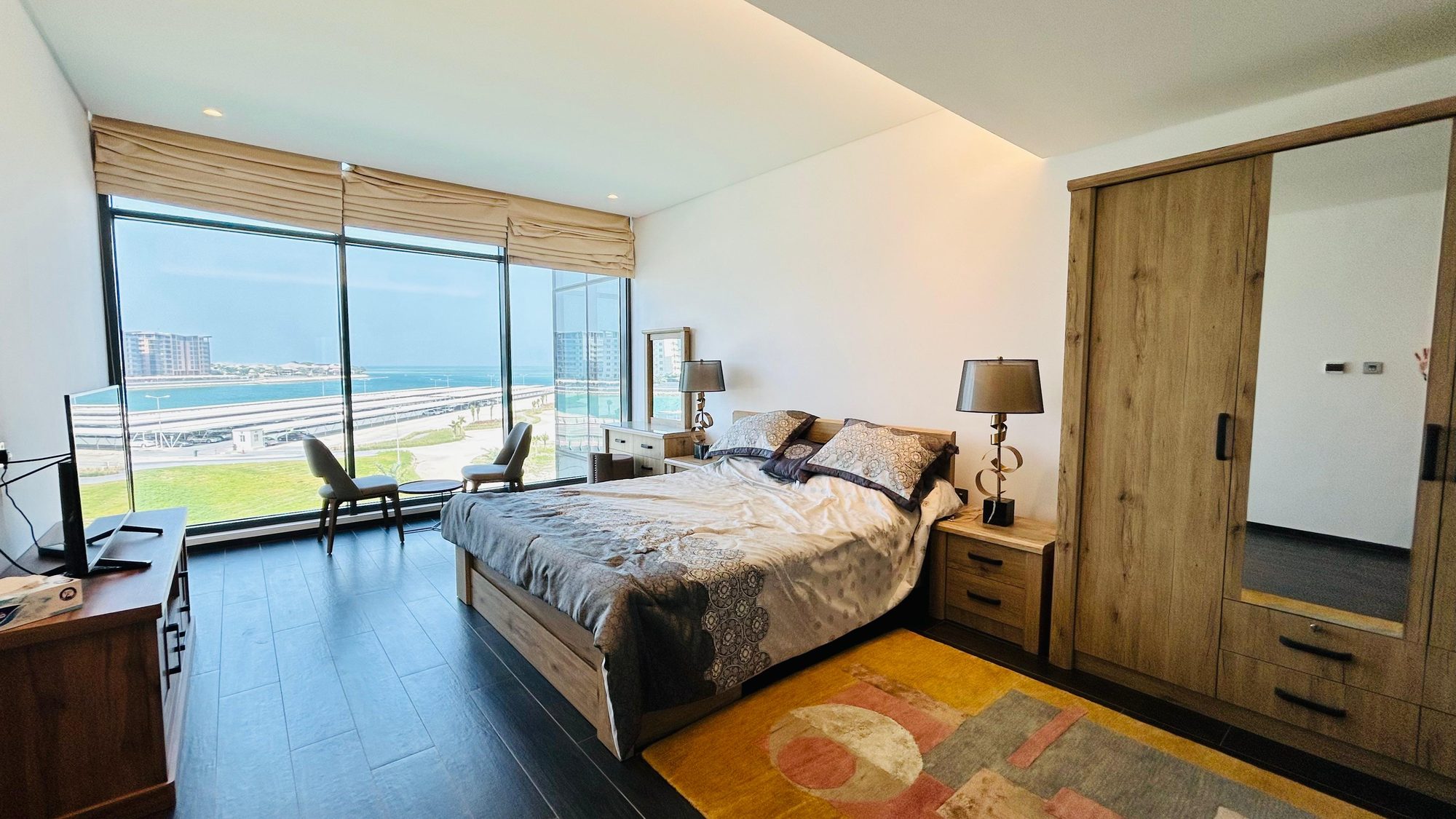Two-Bedroom Apartment with Gym and Pool Access