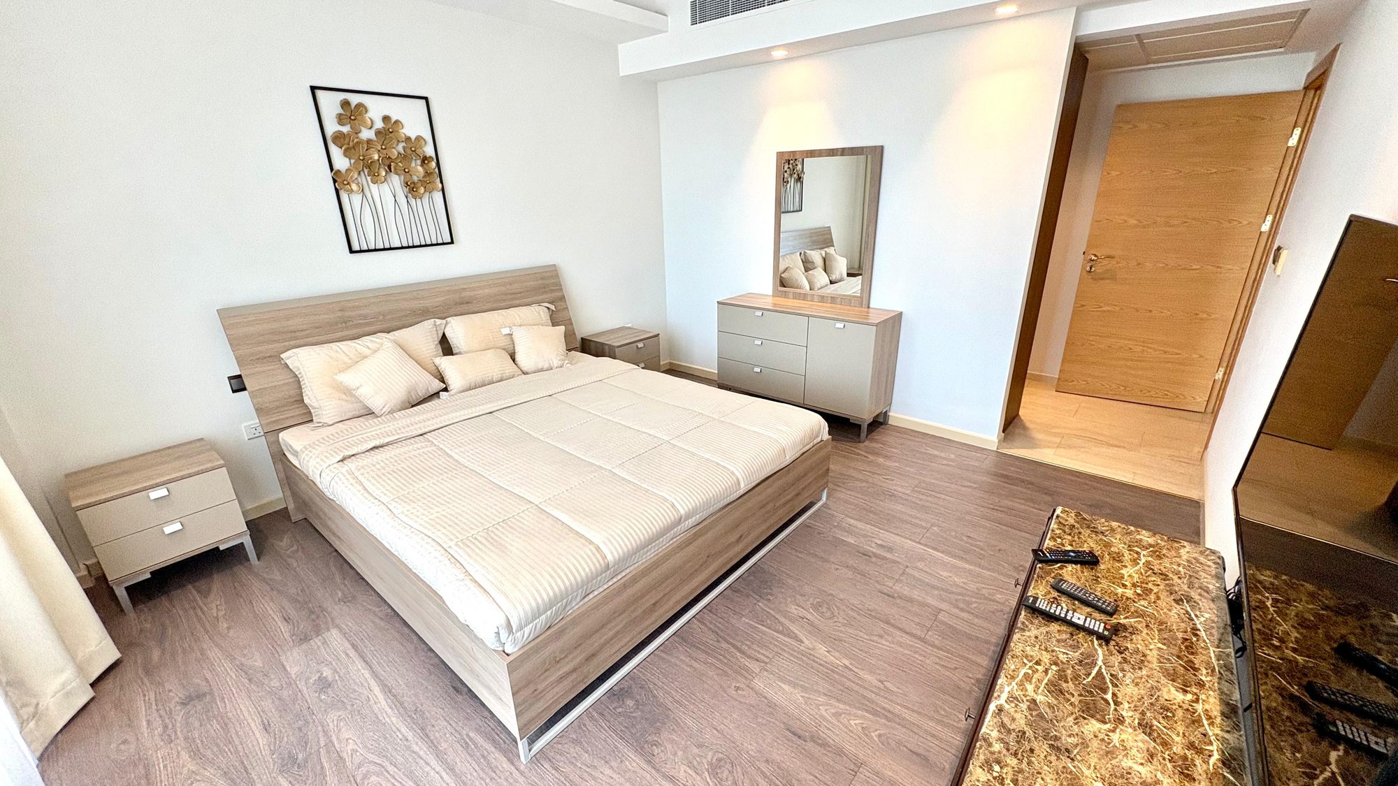 One Bedroom Apartment with Two Bathrooms