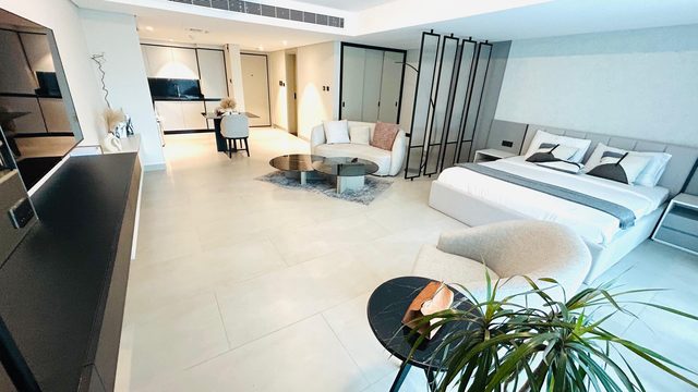 One-Bedroom Apartment with Water Views
