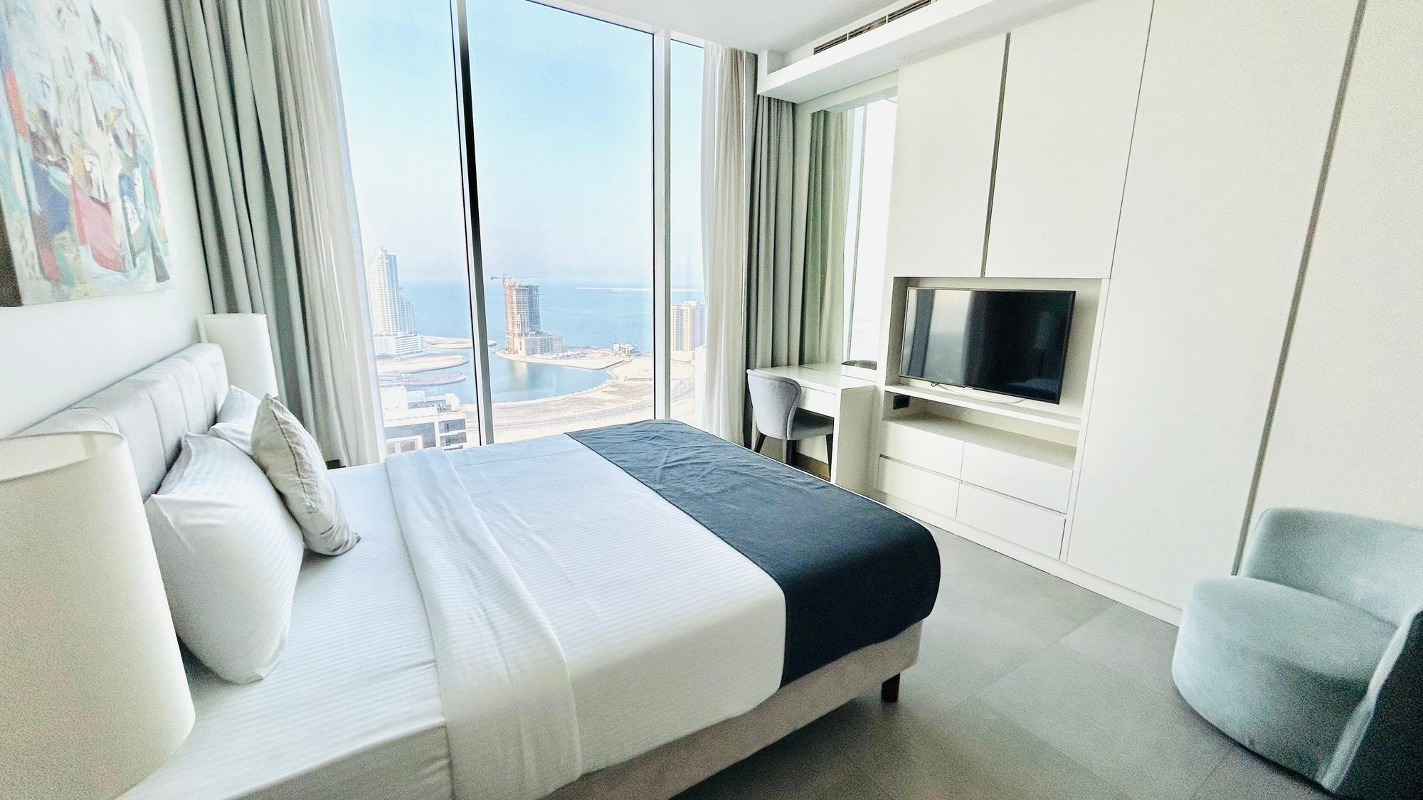 One Bedroom Apartment with Pool and Gym