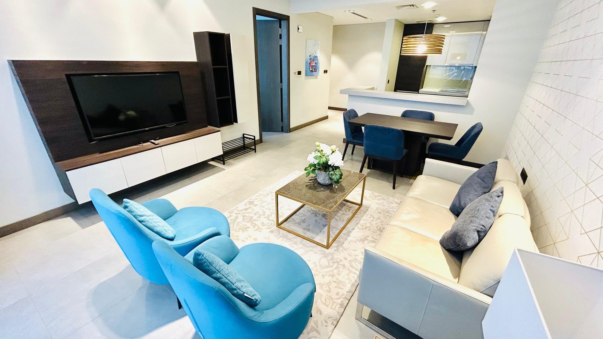 One Bedroom Apartment with Pool and Gym