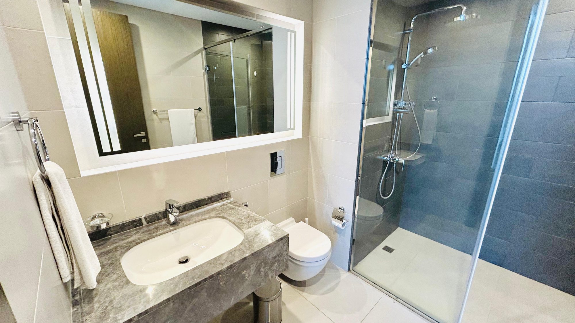 One Bedroom Apartment with Pool and Gym