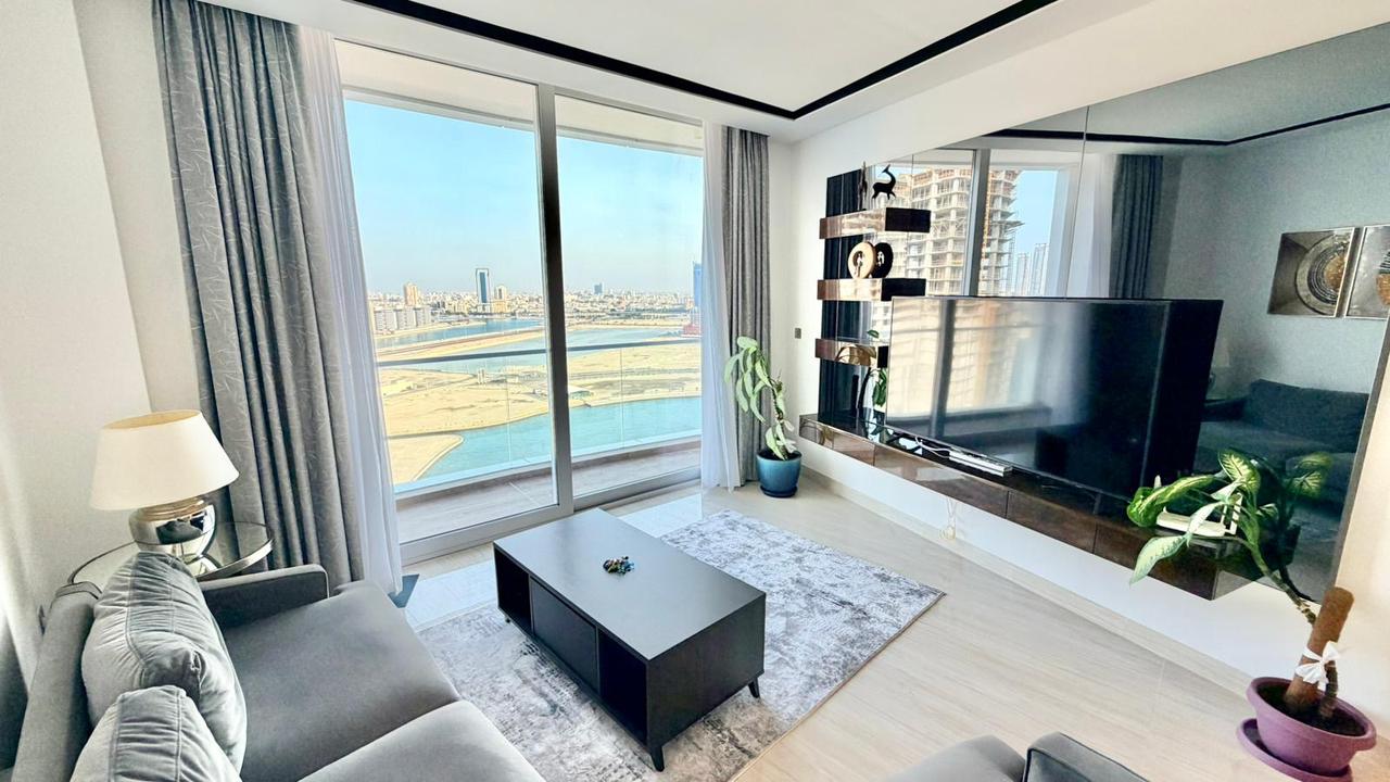Two-Bedroom Apartment with Private Jacuzzi