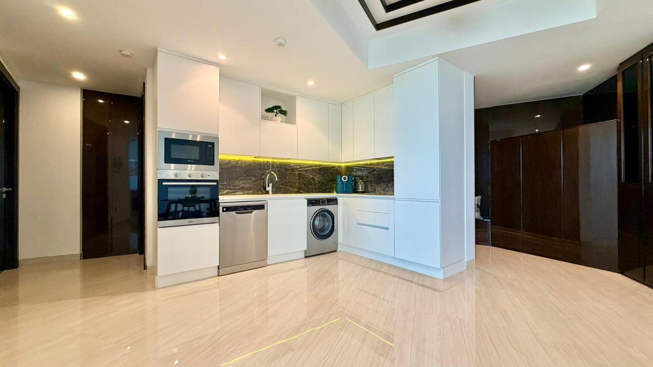 Two-Bedroom Apartment with Private Jacuzzi