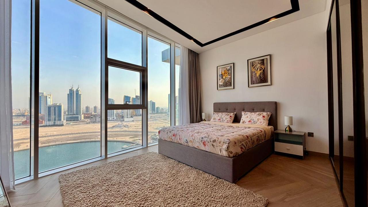 Two-Bedroom Apartment with Private Jacuzzi