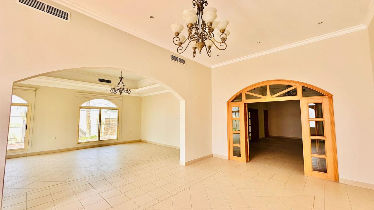 Four Bedroom Villa with Shared Pool Access