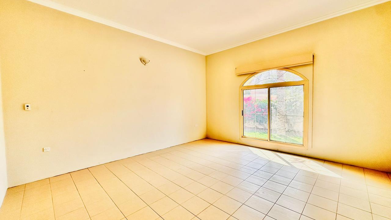 Four Bedroom Villa with Shared Pool Access