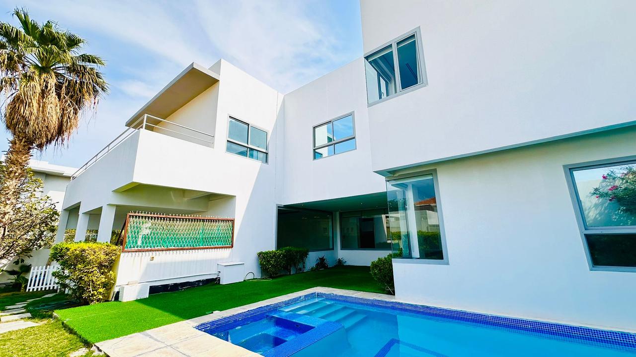 Four Bedroom Villa with Private Pool and Garden