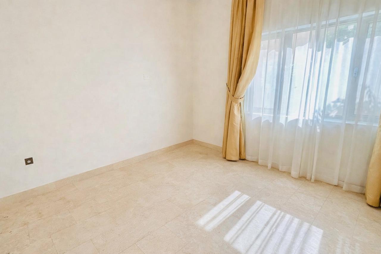 Three-Bedroom Villa with Pool and Garden