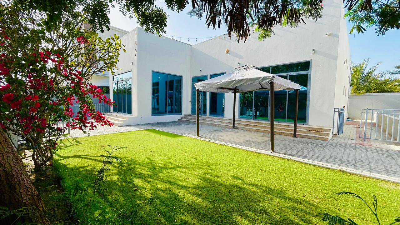 Four-Bedroom Villa with Shared Pool Access