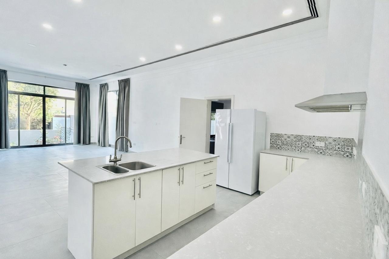 Four-Bedroom Villa with Shared Pool Access
