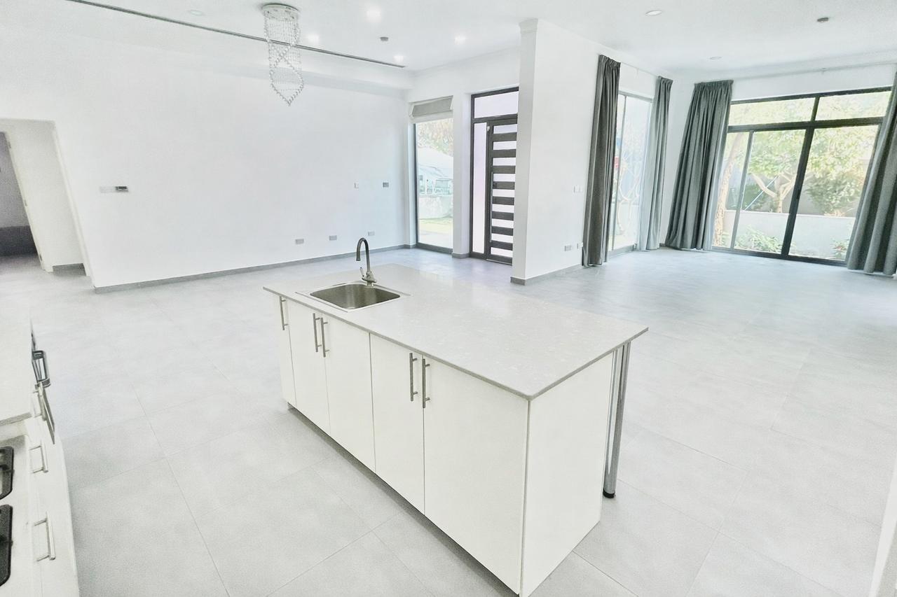 Four-Bedroom Villa with Shared Pool Access