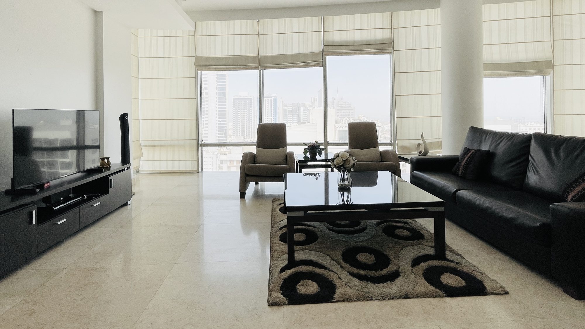Two-Bedroom Apartment with Pool and Gym