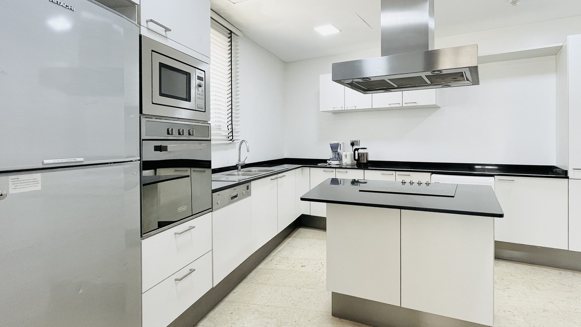 Two-Bedroom Apartment with Pool and Gym