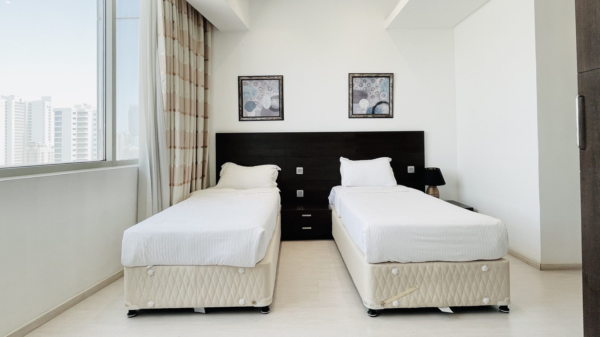 Two-Bedroom Apartment with Pool and Gym