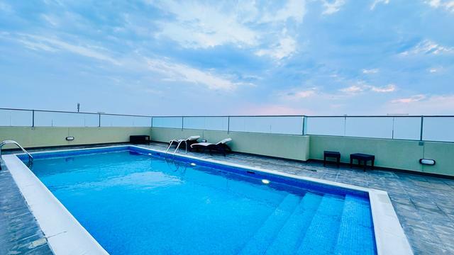2 Bedroom Apartment with Pool and Gym Access