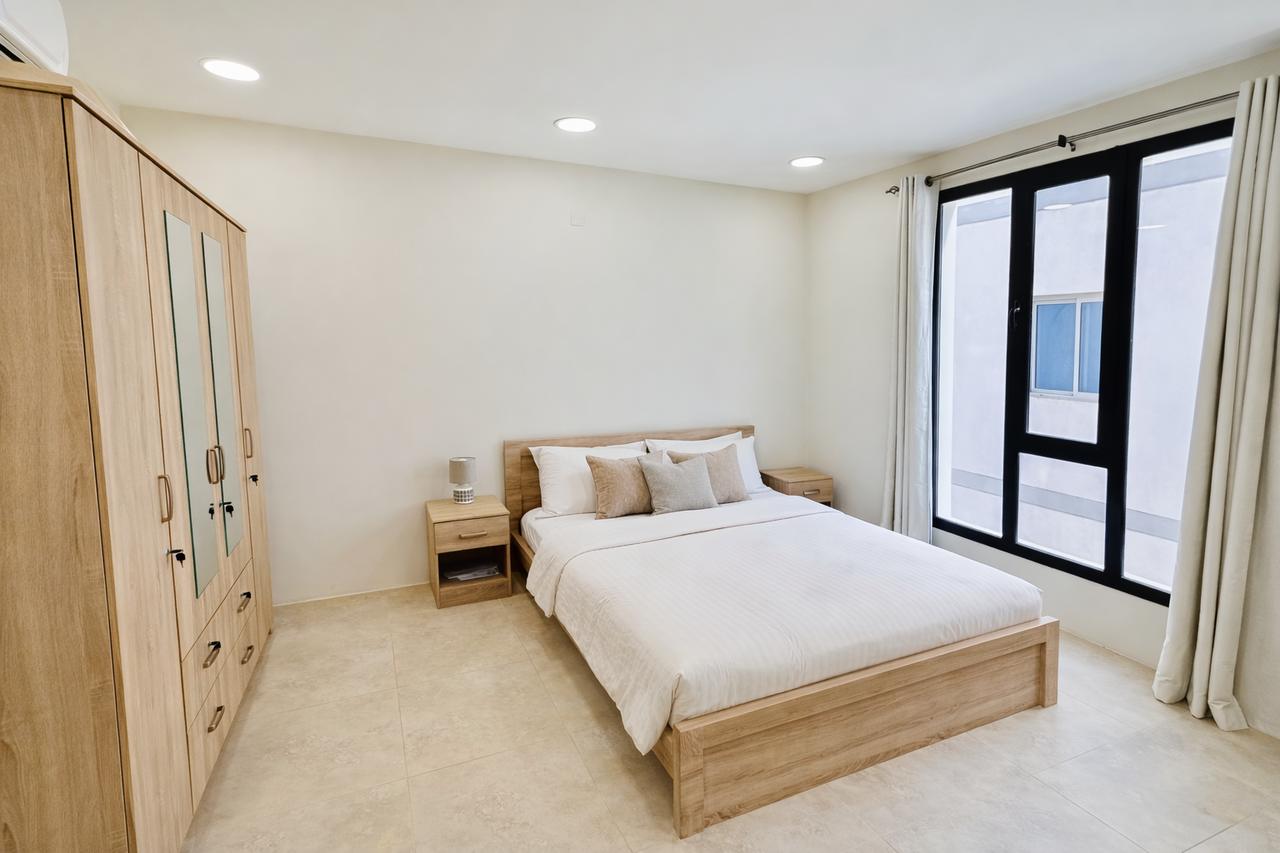 Three Bedroom Apartment, 160sqm, Central A/C