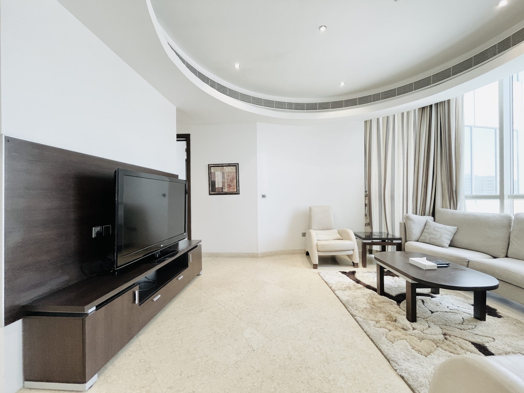 One-Bedroom Apartment with Dual Bathrooms