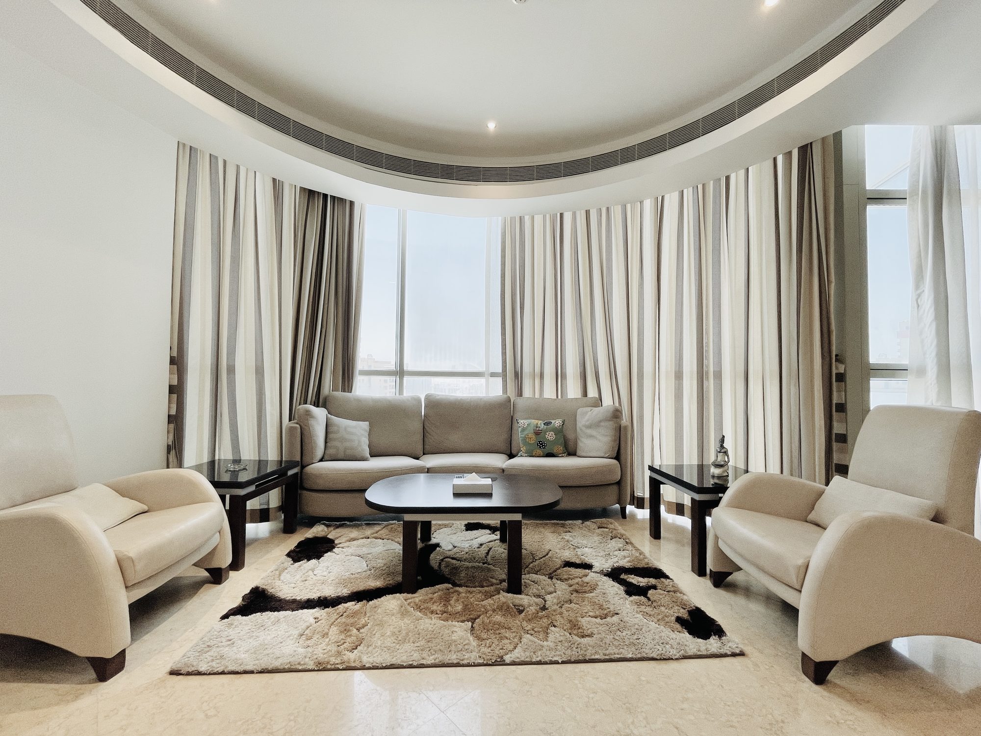 One-Bedroom Apartment with Dual Bathrooms
